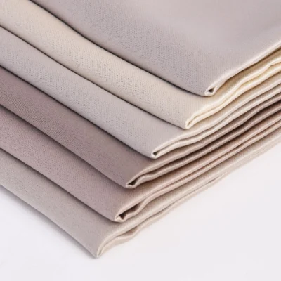 Presa di fabbrica Tessuto per tende in raso spesso oscurante in tinta unita 100% poliestere 230 g/m²